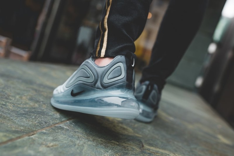 Air max 720 grey hotsell on feet